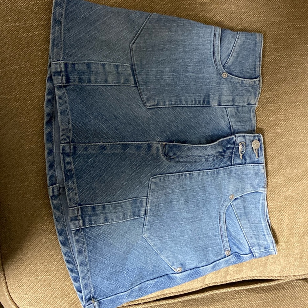 BCBG Maxazaria  jean skirt size 2